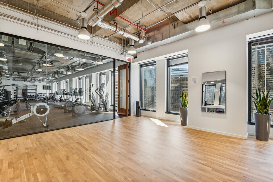 More Photos Of 455 N Cityfront Plaza Dr, Chicago Office For Lease