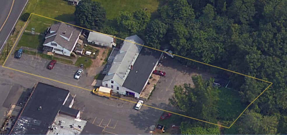 Primary Photo Of 1247 Queen St, Southington Freestanding For Sale