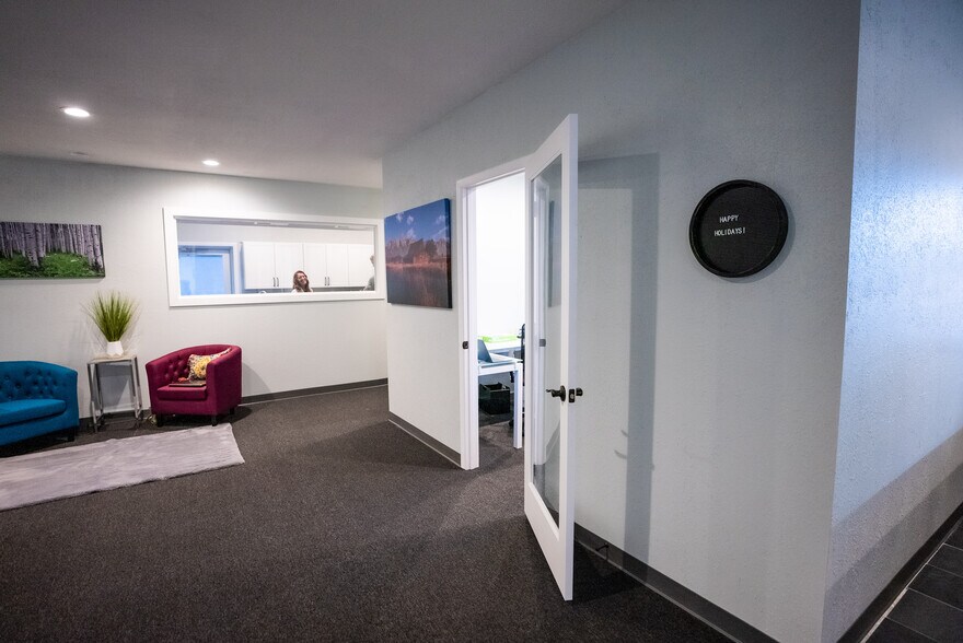 More Photos Of 2708 E Fountain Blvd, Colorado Springs Freestanding For Sale