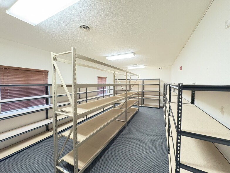 More Photos Of 493 Bev Rd, Youngstown Warehouse For Sale