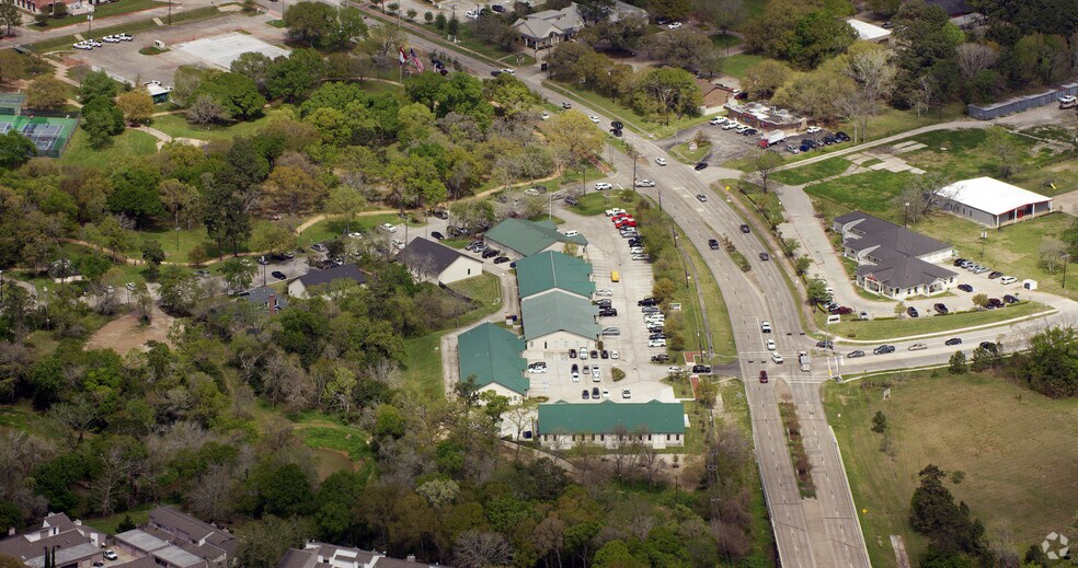 More Photos Of 1110 S Friendswood Dr, Friendswood Unknown For Lease