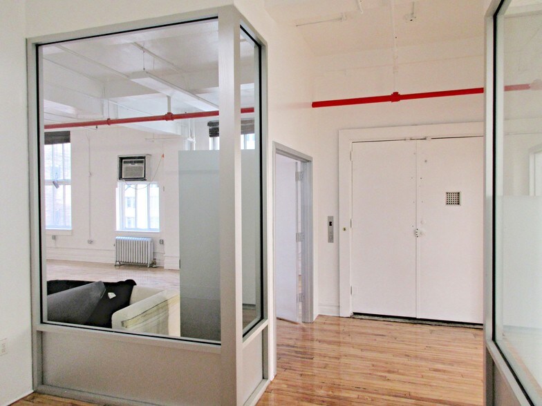 More Photos Of 164 W 25th St, New York Office For Lease