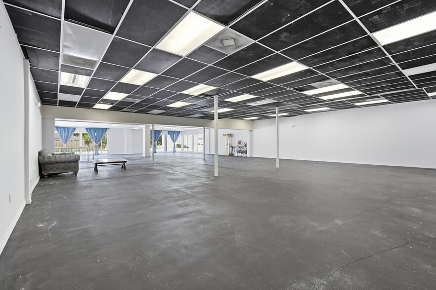 More Photos Of 844 Anastasia Blvd, Saint Augustine Storefront Retail Office For Lease