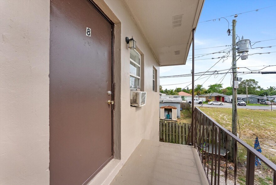 More Photos Of 526 NW 12th Ave, Boynton Beach Apartments For Sale