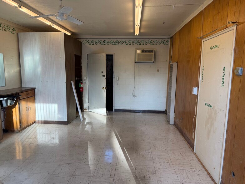 More Photos Of 217 Percy Ave, Yuba City Storefront For Sale