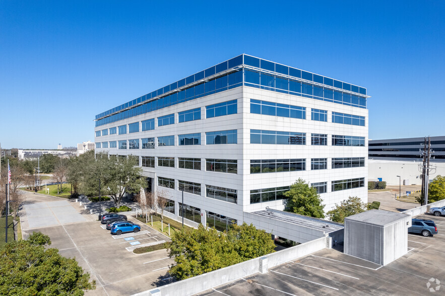 Primary Photo Of 10111 Richmond Ave, Houston Office For Lease