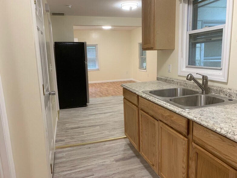 More Photos Of 96 Hill St, Waterbury Apartments For Sale
