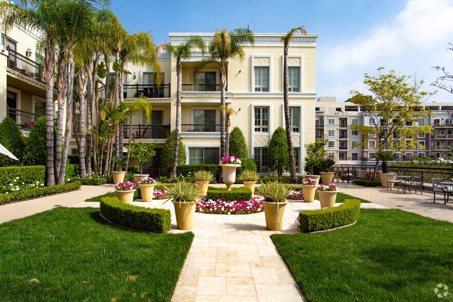 More Photos Of 889 Americana Way, Glendale Apartments For Lease