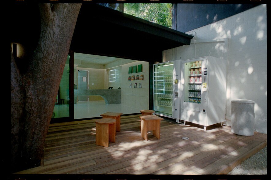 More Photos Of 8271 Beverly Blvd, Los Angeles Freestanding For Lease