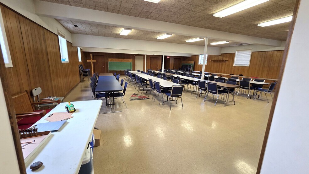 More Photos Of 505 S Main St, Thomaston Religious Facility For Sale