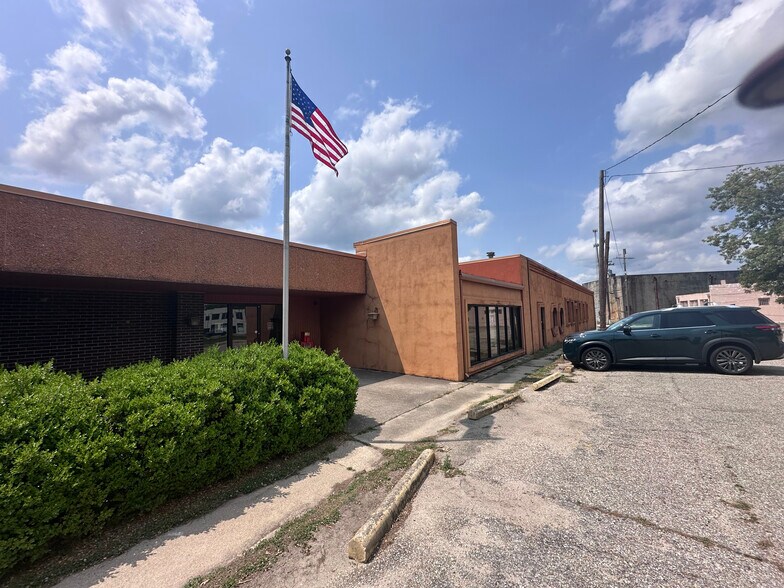 More Photos Of 525 Avenue V St, Bogalusa Office For Sale