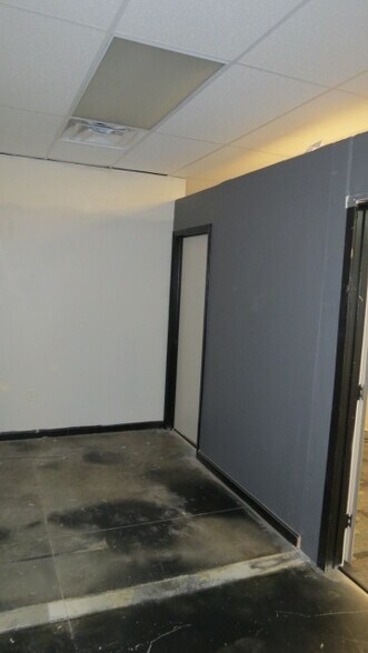 More Photos Of 3368 SR 752 St, Ashville Storefront Retail Office For Lease