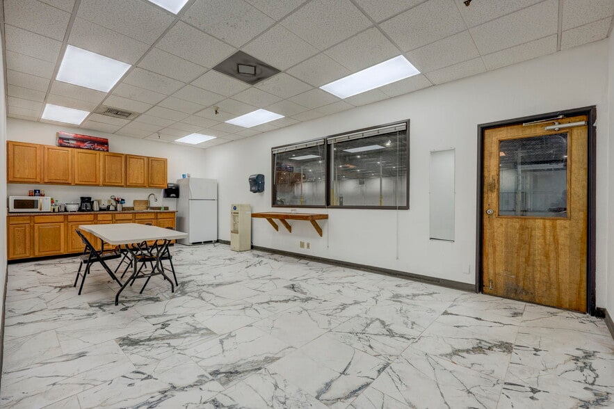 More Photos Of 575-585 Reactor Way, Reno Distribution For Lease