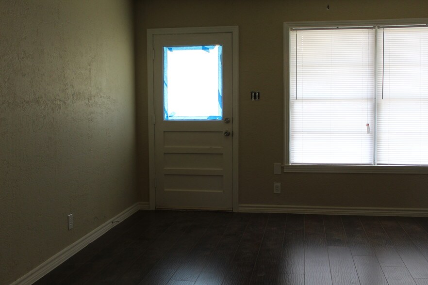 More Photos Of 5605 George Bush Dr, Katy Medical For Lease