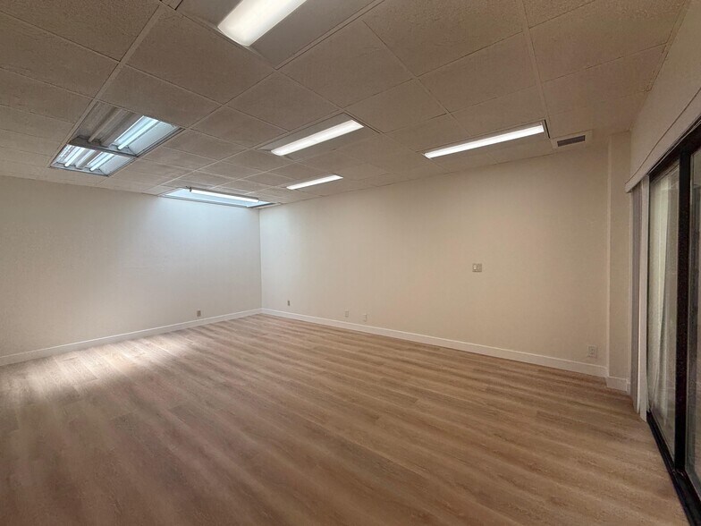 More Photos Of 2578 Noriega St, San Francisco Storefront Retail Office For Lease