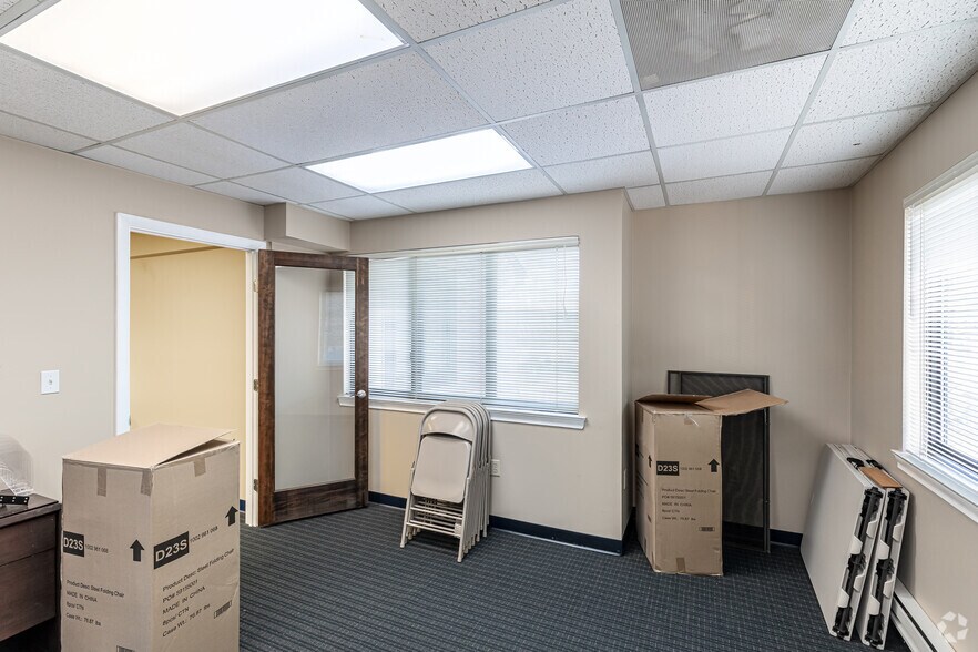 More Photos Of 2 Forest Park Dr, Farmington Unknown For Sale