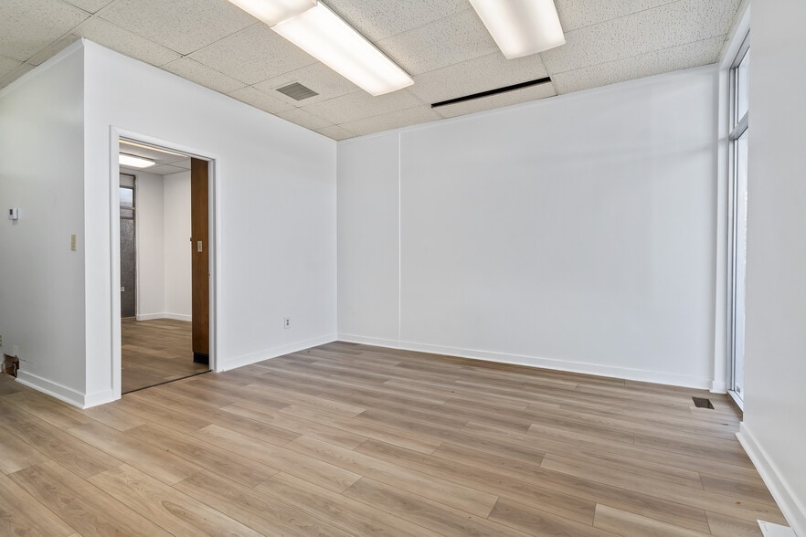 More Photos Of 2330 S Main St, Salt Lake City Office For Lease