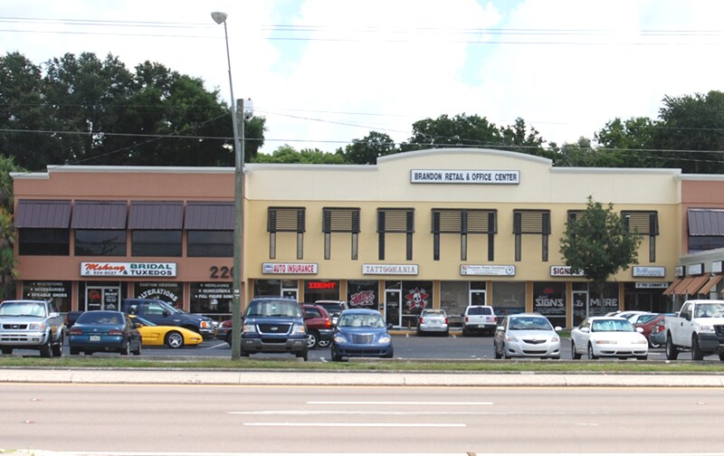 More Photos Of 210-220 W Brandon Blvd, Brandon Office For Lease