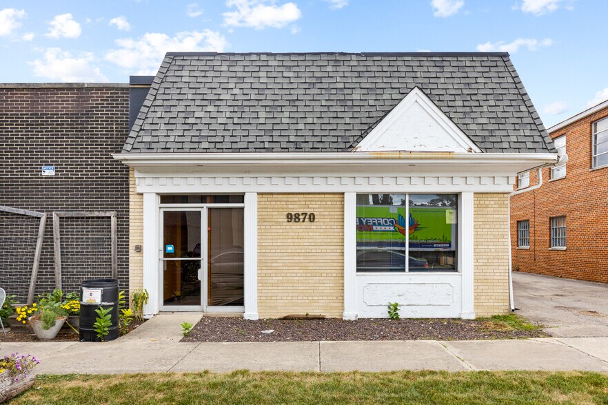 More Photos Of 9870 Derby Ln, Westchester Loft Creative Space For Sale