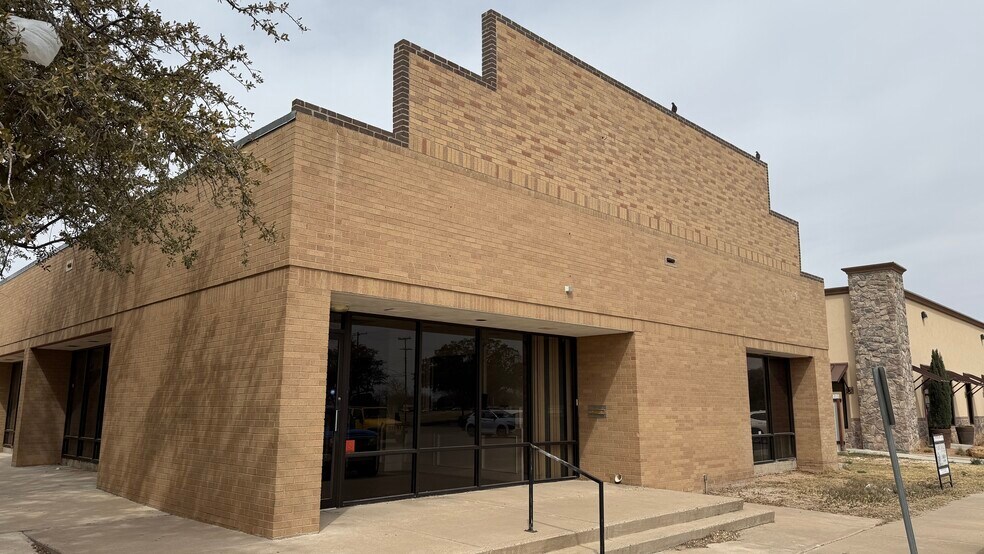 More Photos Of 1941 E 37th St, Odessa Office For Sale