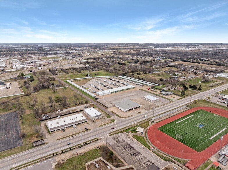 More Photos Of 12331 E 11th St, Tulsa Self Storage For Sale