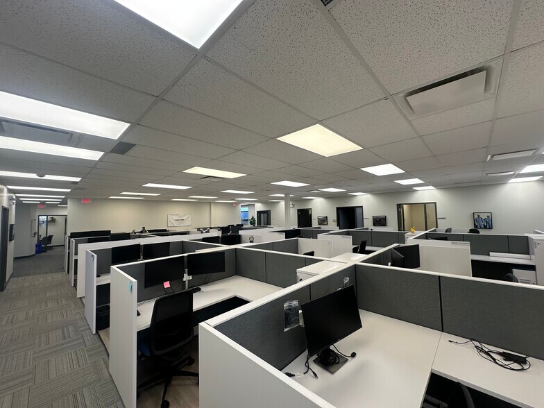 More Photos Of 10250A 176th St, Edmonton Office For Lease