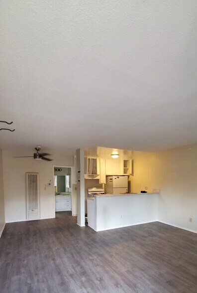 More Photos Of 5661 Lexington Ave, Los Angeles Apartments For Sale