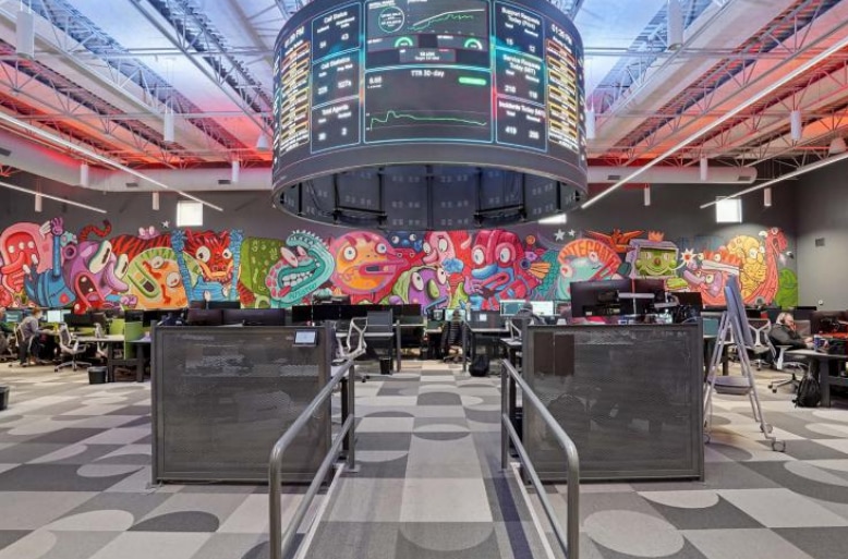 More Photos Of 13833 W Boulton Blvd, Lake Forest Flex For Sale