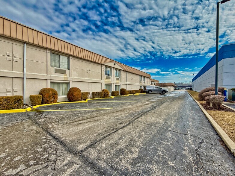 More Photos Of 9110 Waukegan Rd, Morton Grove Hotel For Sale