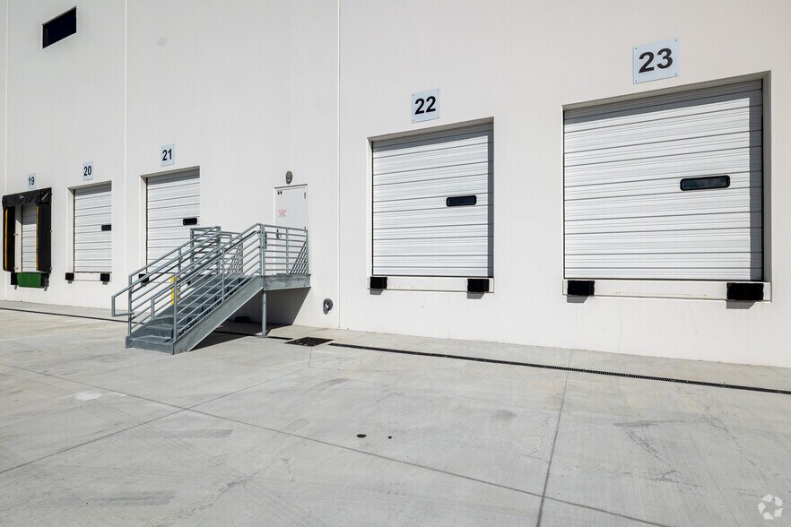 More Photos Of 485 N Jimmy Doolittle Rd, Salt Lake City Warehouse For Lease