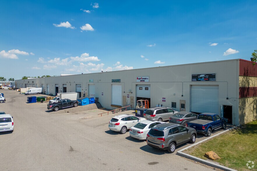 More Photos Of 1410 40th Ave NE, Calgary Warehouse For Sale