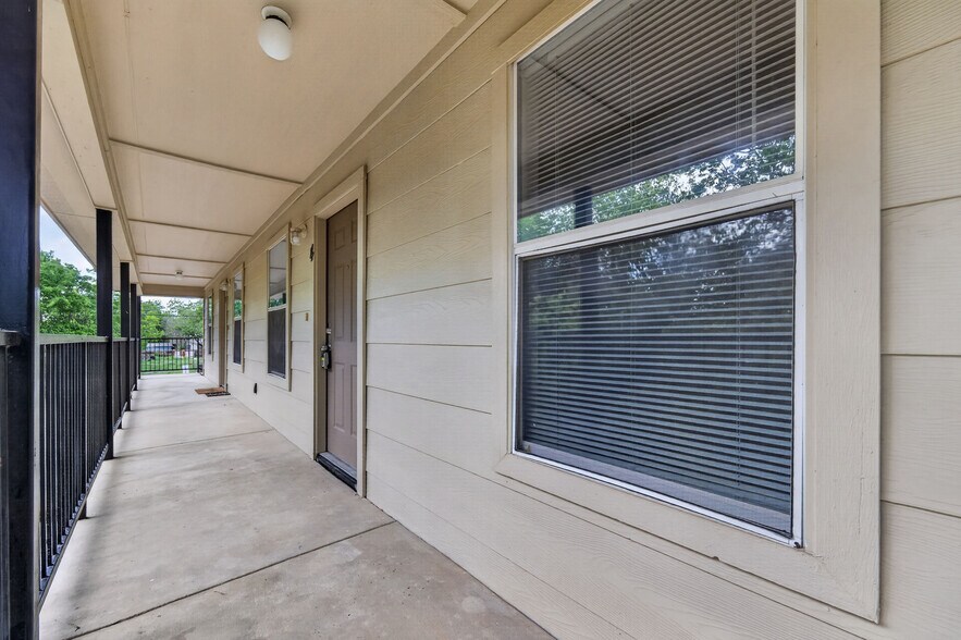 More Photos Of 926 Drury Ln, San Antonio Apartments For Sale