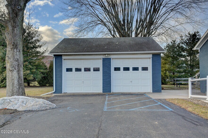 More Photos Of 121 Jpm Rd, Lewisburg Medical For Sale