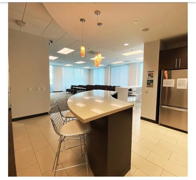 More Photos Of 930 Roosevelt Ave, Irvine Office Residential For Lease