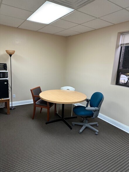 More Photos Of 40 Galesi Dr, Wayne Office For Lease