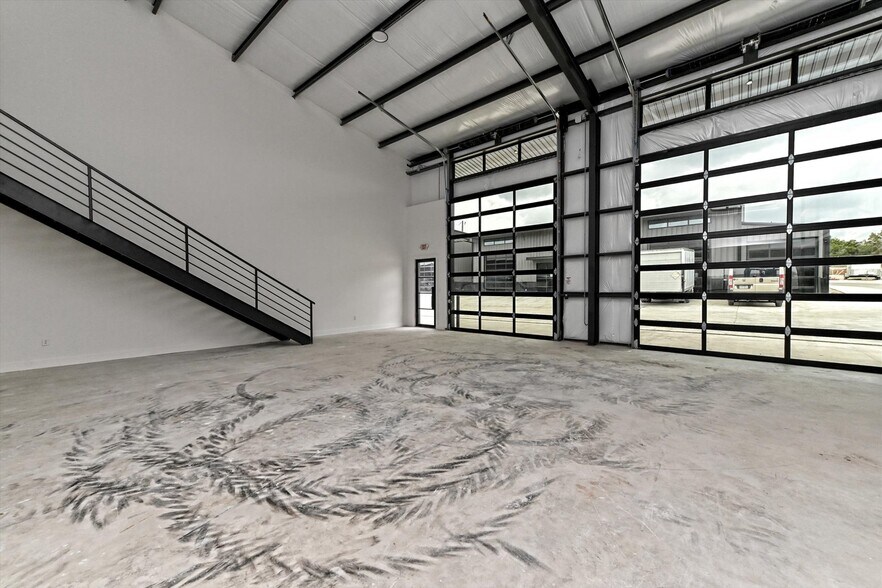 More Photos Of 451 Farrell Rd, Dripping Springs Light Distribution For Sale