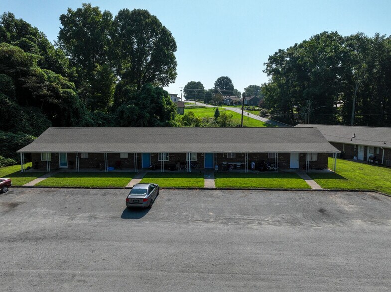 More Photos Of 100 S Kirkland Ave, Elkin Apartments For Sale