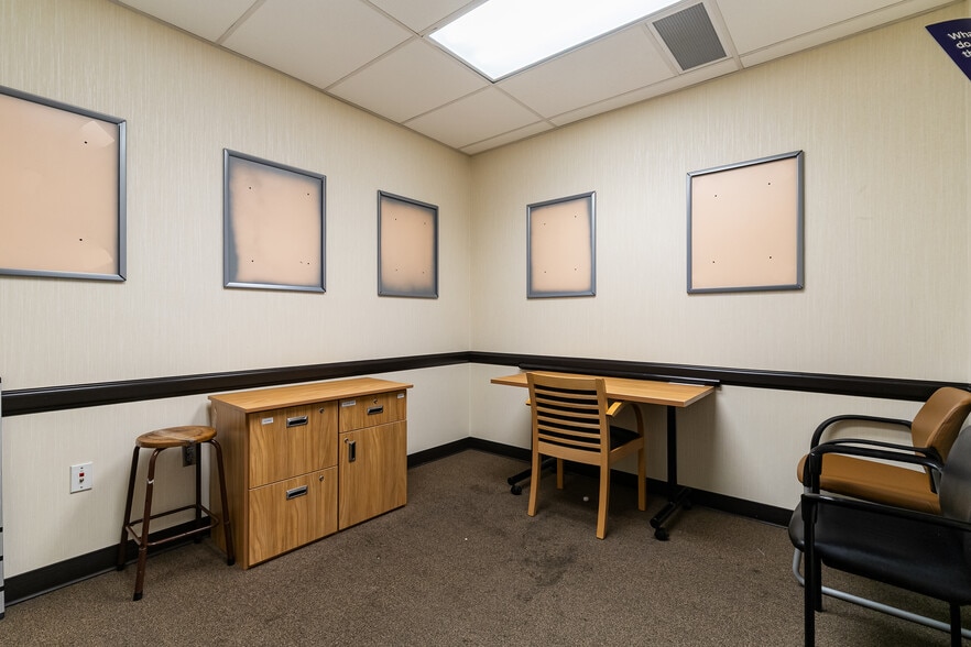 More Photos Of 3227 Northwest Ave, Bellingham Drugstore For Lease