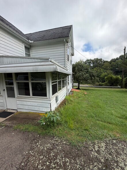 More Photos Of 50 Kirkendall Ave, Shavertown Flex For Sale