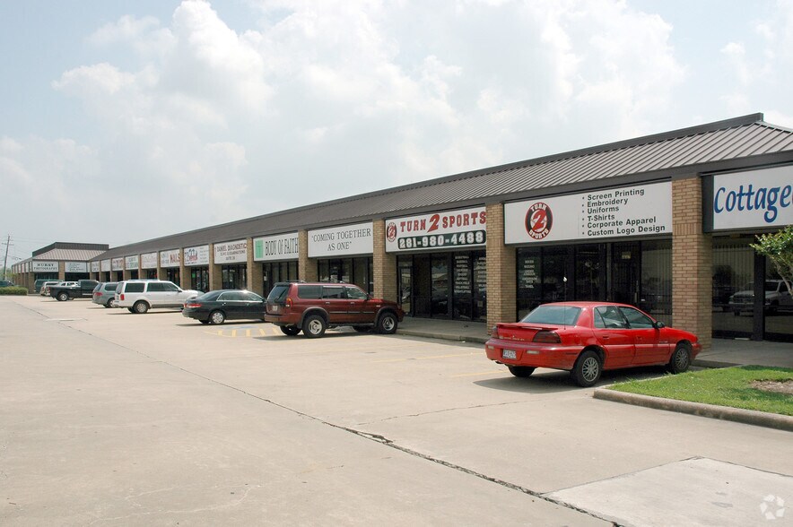 More Photos Of 4611-4711 S Main St, Stafford Unknown For Lease