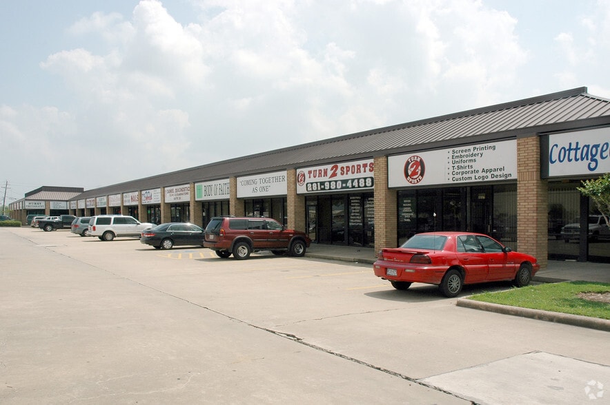 More Photos Of 4611-4711 S Main St, Stafford Unknown For Lease