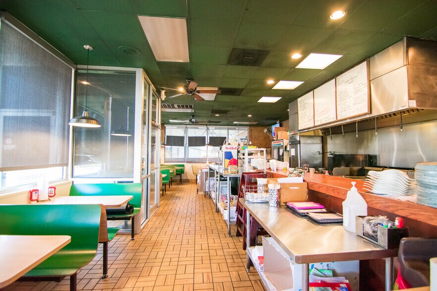 More Photos Of 110 S Main Ave, Pine Mountain Restaurant For Sale