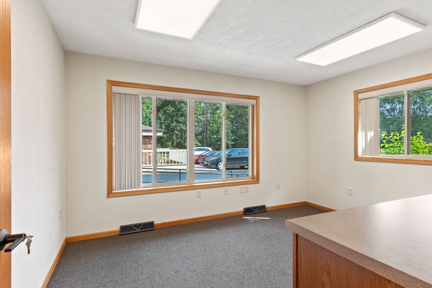 More Photos Of 3210 Post Rd, Stevens Point Office For Lease