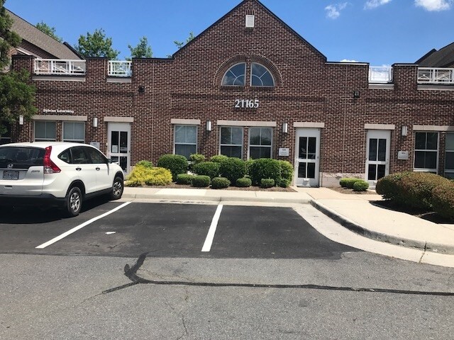 More Photos Of 21165 Whitfield Pl, Sterling Medical For Lease