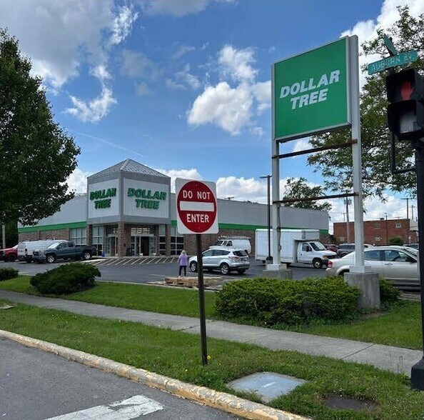 Primary Photo Of 230 S Main St, Bellefontaine Storefront For Sale