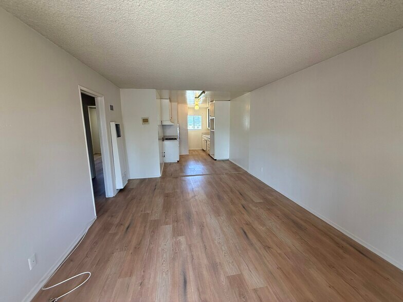 More Photos Of 214 E Chevy Chase Dr, Glendale Apartments For Sale