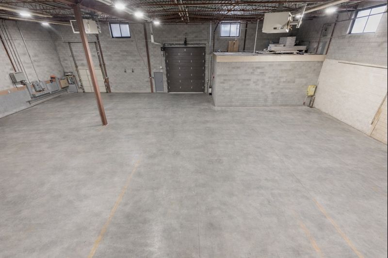 More Photos Of 9170 Boul Maurice-Duplessis, Montréal Warehouse For Lease