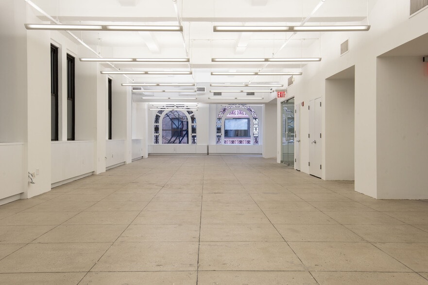 More Photos Of 37 W 39th St, New York Office For Lease