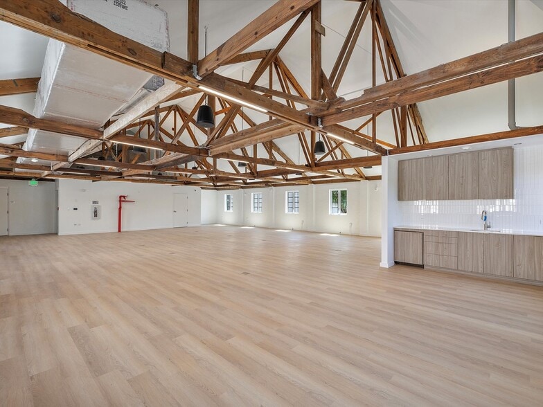 More Photos Of 7610 Biscayne Blvd, Miami General Retail For Sale