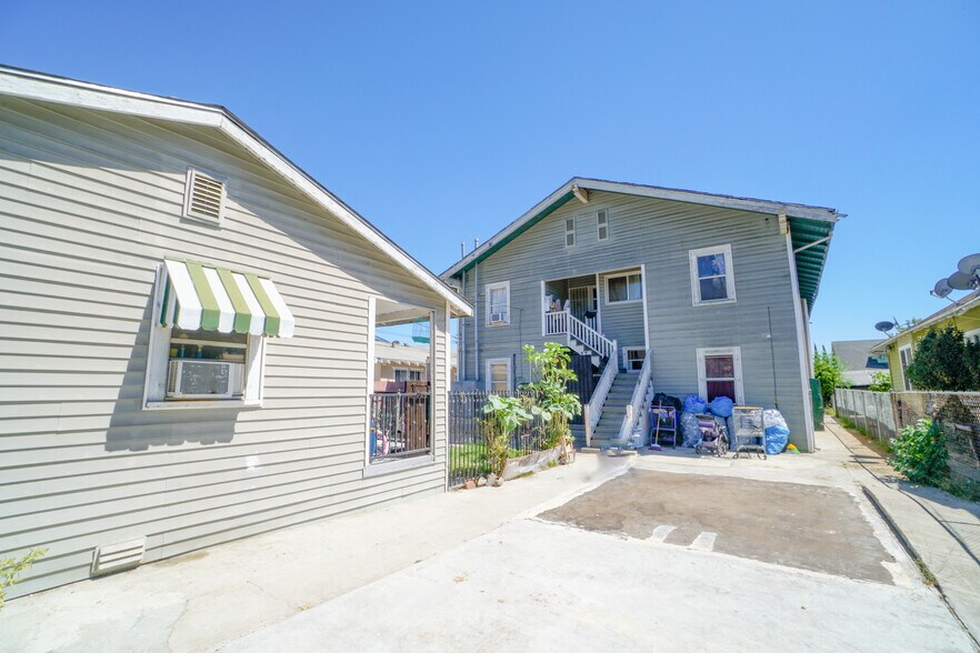 More Photos Of 239 W 43rd St, Los Angeles Apartments For Sale